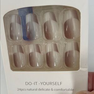 DIY Natural Press-On Nails Kit - 24 Piece Brown Artificial Nail Set